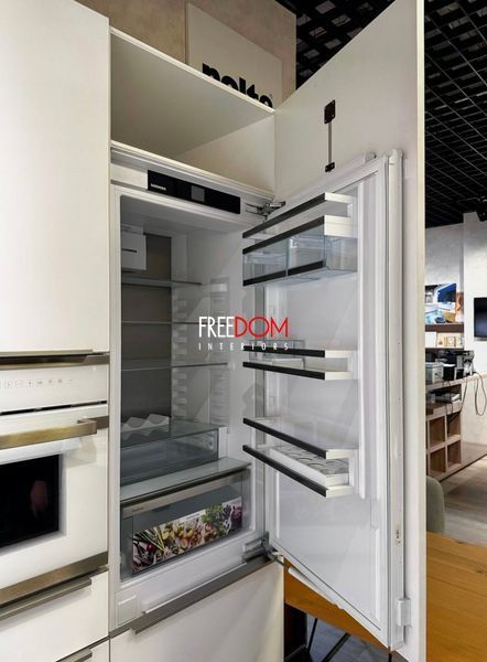 Кухня Nolte K&uuml;chen GLAS TEC PLUS с полуостровом GLAS TEC PLUS фото