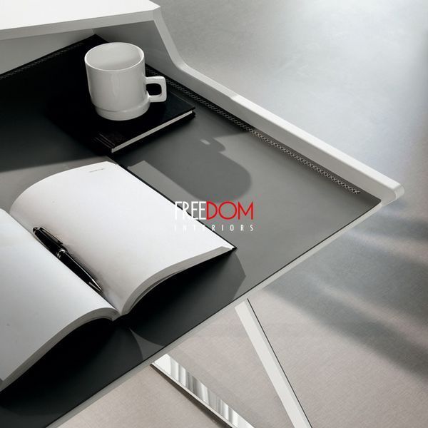 Стол письменый Cattelan Qwerty Cattelan Qwerty фото