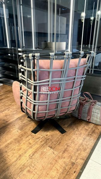 Кресло поворотное Cocoon Bergere Gamma Arredament Cocoon Gamma  фото